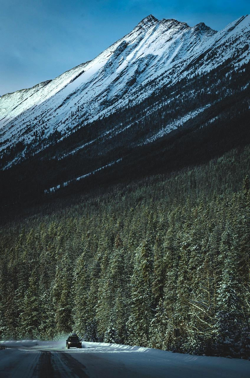 Mountain landscape with clear blue lake in Banff National Park, Canada
